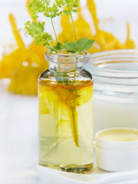 Læbepomade til pleje af tørre læber  Lip balm med Tea Tree Oil til tørre læber og pleje ved forkølelsessår - 3 stk.